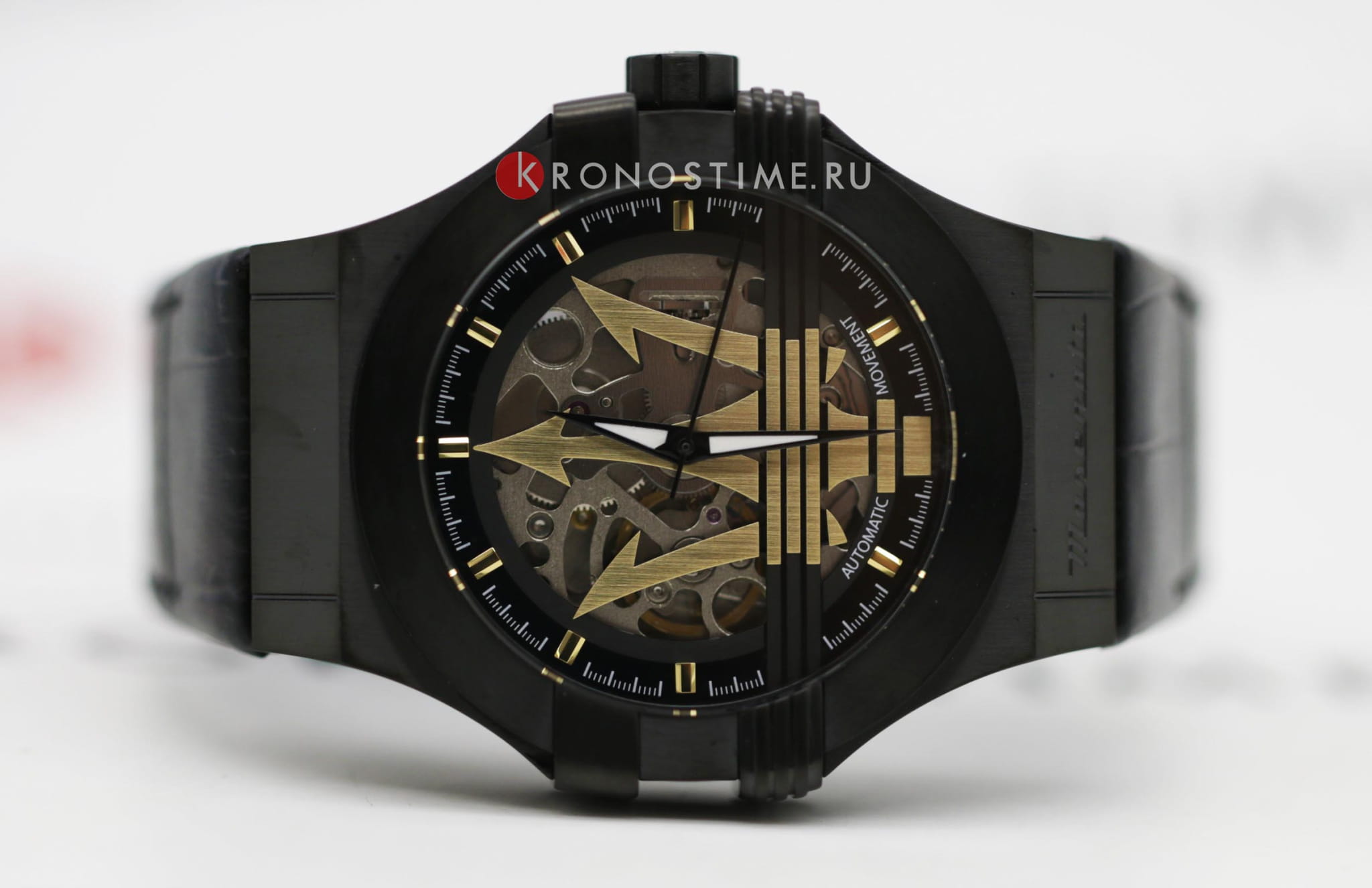 Maserati R8821108036 мужские часы застежка крупным планом